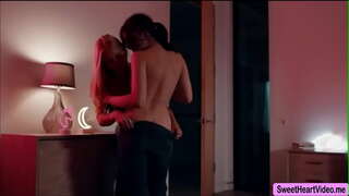 MILF Sarah Vandella ahirna teu licking pussy jeung Liv Liar