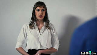 Couage पत्नी आदेश उनको कर्मचारी Vanguard to fuck her hubby