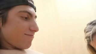 Young dude ricevas excelent deepthroat de blonde MILF