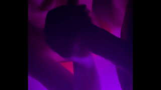 ���ෙන මගේ පුංචි සහෝදරිය බවට උණු බාල්දි උරා මගේ කුකුළා