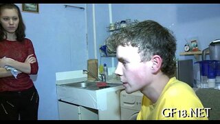 کچھ نوجوان cuties تصور نہیں کر سکتے ہیں ان کی زندگی