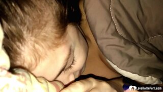 ���ವರು ಎಚ್ಚರವಾಯಿತು ತನ್ನ ಮಲಮಗಳಾಗಿದ್ದಾಳೆ ಬಾಯಿಯಿಂದ ಜುಂಬು ಶಿಶ್ನ, ಮತ್ತು ಅವರು ದೂರು ನೀಡಲಿಲ್ಲ.